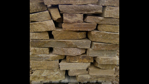 Kamenclub.ru: Песчаник пластушка желтый с рисунком (4-6 см)  купить в Туле плитняк пластушка желтый с рисунком песчаник 9 000 руб/м3   фото КАМЕНЬ КЛУБ