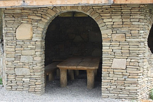 Kamenclub.ru: Песчаник для строительства и кладки блочный (фр 100-200 мм)  купить в Туле песчаник бежевый серый рыжий валун мелкий для строительства песчаник 6500 руб/т   фото КАМЕНЬ КЛУБ