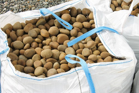 Kamenclub.ru: Песчаник ядра, фр. 100-300 мм  купить в Туле песчаник бежевый серый рыжий речная галька 5 000 руб/т   фото КАМЕНЬ КЛУБ