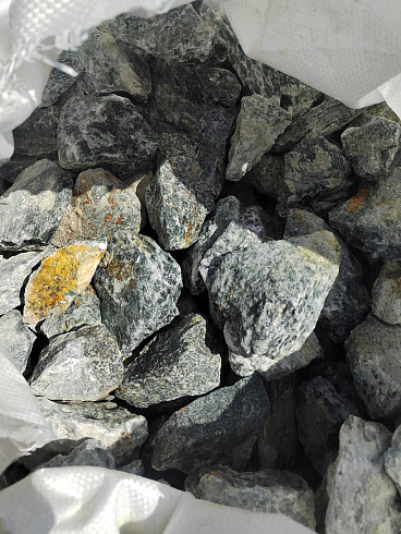 фото Галтованный жадеит (фр. 70-100 мм)  купить в Туле в интернет-портале КАМЕНЬ КЛУБ