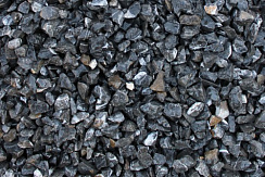 Kamenclub.ru: Щебень крошка черный (мрамор) фр. 3-5 мм.  купить в Туле мрамор черный белый с прожилками щебень мраморный декоративный колотый 18000 руб/т   фото КАМЕНЬ КЛУБ