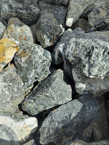 фото Галтованный жадеит (фр. 70-100 мм)  купить в Туле в интернет-портале КАМЕНЬ КЛУБ