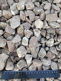 Kamenclub.ru: Мраморная крошка (щебень галтованный розовый) фр.20-40 мм.  купить в Туле мрамор розовый, красный оголтованный округлый щебень  15000 руб/т   фото КАМЕНЬ КЛУБ