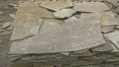 Kamenclub.ru: Песчаник пластушка серо-зеленый (3,0 см)  купить в Туле песчаник серо-зеленый, серый, зеленый песчаник пластушка колотый рваный ландшафтный 10200 руб/м3   фото КАМЕНЬ КЛУБ