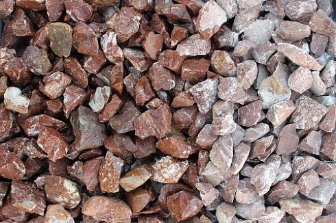 Kamenclub.ru: Мраморная крошка (щебень крошка розовый) фр. 20-40 мм.  купить в Туле мрамор розовый, красный мраморная крошка декоративная 11000 руб/т   фото КАМЕНЬ КЛУБ