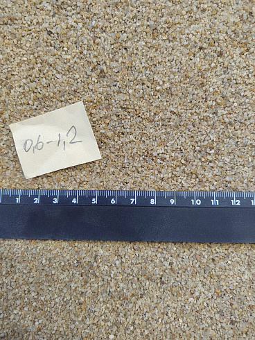 Кварцевый песок для площадок фр. 0,6-1,2 мм.  купить в Туле фото Камень Клуб