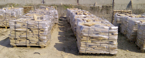 Kamenclub.ru: Песчаник пластушка галтованный желтый с рисунком (3 см)  купить в Туле плитняк - пластушка желтый песчаник 21000 руб/м3   фото КАМЕНЬ КЛУБ