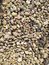 Kamenclub.ru: Галька речная окат рыжая фр. 20-40 мм. купить  в Туле галька речная окатанная рыжая желтая серая округлая речная галька 5000 руб/т   фото КАМЕНЬ КЛУБ