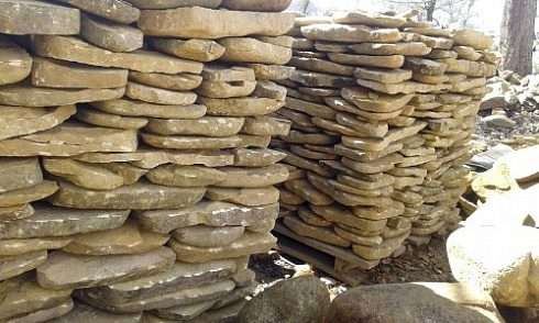 Kamenclub.ru: Песчаник колотый для облицовки (фр. 2-3 см)  купить в Туле песчаник бежевый серый рыжий песчаник строительный 5000 руб/т   фото КАМЕНЬ КЛУБ