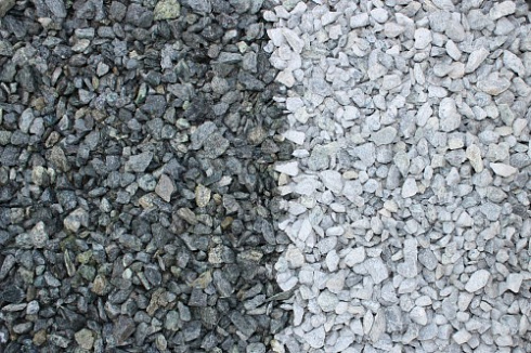 Kamenclub.ru: Щебень крошка зеленый (змеевик) фр. 10-20 мм.  купить в Туле змеевик зеленый, салатовый декоративная ландшафтная каменная крошка щебня 7 200 руб/т   фото КАМЕНЬ КЛУБ