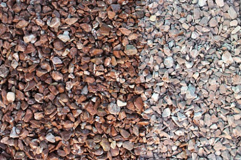 Kamenclub.ru: Мраморная крошка (щебень галтованный розовый) фр.10-20 мм.  купить в Туле мрамор розовый, красный ландшафтный декоративный окатанный округлый щебень 15000 руб/т   фото КАМЕНЬ КЛУБ