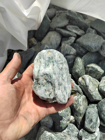 фото Галтованный жадеит (фр. 70-100 мм)  купить в Туле в интернет-портале КАМЕНЬ КЛУБ