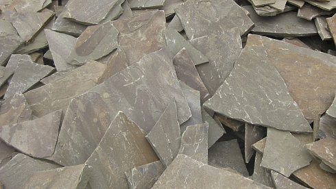 Kamenclub.ru: Песчаник пластушка серо-зеленый (3,0 см)  купить в Туле песчаник серо-зеленый, серый, зеленый песчаник пластушка колотый рваный ландшафтный 10200 руб/м3   фото КАМЕНЬ КЛУБ