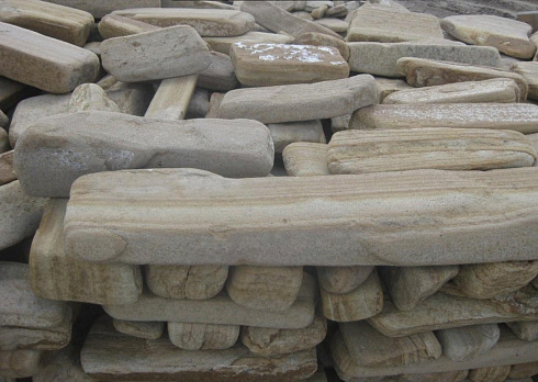 Kamenclub.ru: Песчаник пластушка галтованный желтый с рисунком (3 см)  купить в Туле плитняк - пластушка желтый песчаник 21000 руб/м3   фото КАМЕНЬ КЛУБ