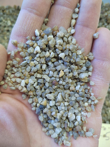 Кварцевый песок для площадок фр. 2-5 мм.  купить в Туле фото Камень Клуб