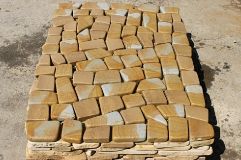 Kamenclub.ru: Песчаник брусчатка (Готика) art PSG-L-01  купить в Туле    2300 руб/кв.м   фото КАМЕНЬ КЛУБ