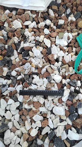 Kamenclub.ru: Мраморная крошка (щебень галтованный микс:белый-зеленый-розовый) фр.20-40 мм.  купить в Туле мрамор белый, зеленый, розовый мрамор декоративный (галтовка) 15500 руб/т   фото КАМЕНЬ КЛУБ