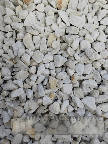 Kamenclub.ru: Мраморная крошка, щебень, цвет-белый, фр. 10-20 мм.  купить в Туле мрамор белый, молочный айвори каменная ландшафтная декоративная крошка шебня 12000 руб/т   фото КАМЕНЬ КЛУБ