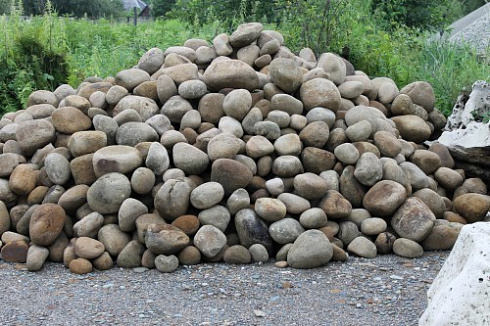 Kamenclub.ru: Песчаник ядра, фр. 100-300 мм  купить в Туле песчаник бежевый серый рыжий речная галька 5 000 руб/т   фото КАМЕНЬ КЛУБ