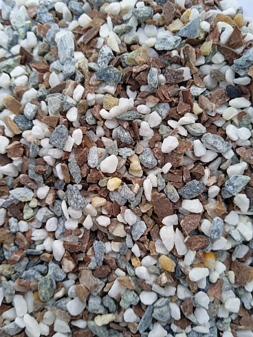 Kamenclub.ru: Мраморная крошка (щебень крошка микс : белый-черный-розовый) фр. 5-10 мм.  купить в Туле мрамор белый, черный, розовый, разноцветный микс декоративная мраморная каменная крошка 12000 руб/т   фото КАМЕНЬ КЛУБ
