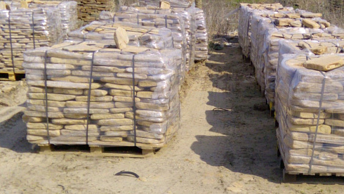 Kamenclub.ru: Песчаник пластушка галтованный желтый с рисунком (3 см)  купить в Туле плитняк - пластушка желтый песчаник 21000 руб/м3   фото КАМЕНЬ КЛУБ