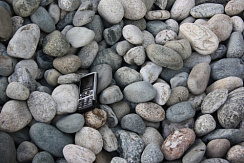 Kamenclub.ru: Галька речная окат (ассорти) фр. 50-100 мм. купить  в Туле галька природная округлая серая белая черная серая коричневая синяя галька речная окатанная округлая 6200 руб/т   фото КАМЕНЬ КЛУБ