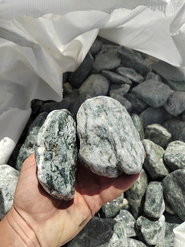 фото Галтованный жадеит (фр. 70-100 мм)  купить в Туле в интернет-портале КАМЕНЬ КЛУБ