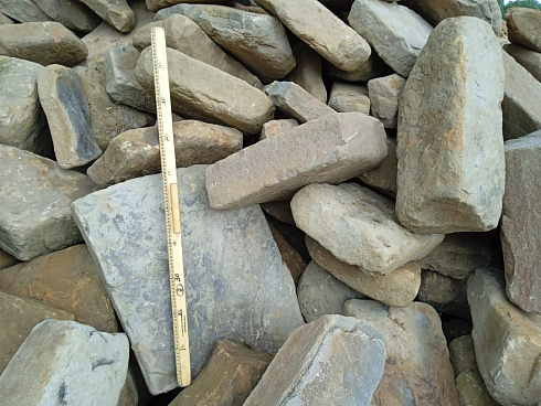 Kamenclub.ru: Песчаник для мощения дорожек, площадок, парковок ( фр 5-10 см)  купить в Туле песчаник  серый желтый коричневый рыжий песчаник оголтованный окатанный 6500 руб/т   фото КАМЕНЬ КЛУБ