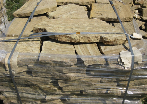 Kamenclub.ru: Песчаник пластушка желтый с рисунком (3 см)  купить в Туле песчаник желтый с рисунком, рыжий, желтый песчаник пластушка ландшафтная рваная 8 500 руб/м3   фото КАМЕНЬ КЛУБ