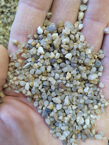 Кварцевый песок сухой фракцинированный фр. 1,6-4 мм.  купить в Туле фото Камень Клуб