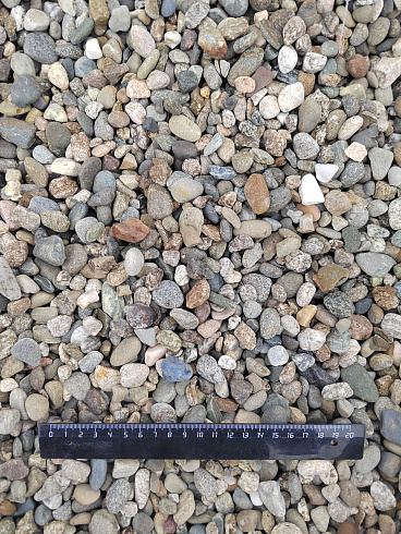 Kamenclub.ru: Галька речная окат (серая) фр.10-20 мм купить  в Туле галька речная серая, серый, темно-серый, светло-серый, коричневый ландшафтная декоративная речная окатанная округлая галька 5000 руб/т   фото КАМЕНЬ КЛУБ
