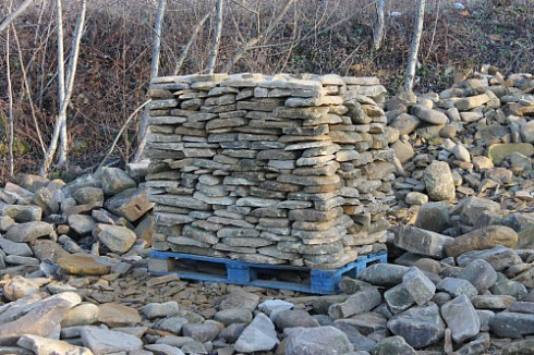 Kamenclub.ru: Песчаник колотый для облицовки (фр. 2-3 см)  купить в Туле песчаник бежевый серый рыжий песчаник строительный 5000 руб/т   фото КАМЕНЬ КЛУБ