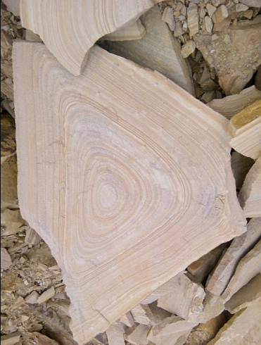 Kamenclub.ru: Форматный камень (плаха) пошаговая дорожка от 70-150 см (4 -12 см)  купить в Туле плитняк  форматный плаха желтый песчаник 9 000 руб/т   фото КАМЕНЬ КЛУБ