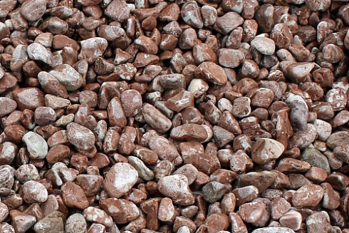 Kamenclub.ru: Мраморная крошка (щебень галтованный розовый) фр.40-70 мм.  купить в Туле мрамор розовый, красный галтовка мраморная щебня 15000 руб/т   фото КАМЕНЬ КЛУБ