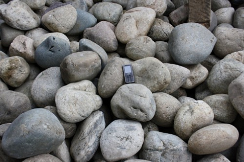 Kamenclub.ru: Речной валун (Ассорти) фр.100-300 мм.  купить в Туле галечник серый, темно-серый, светло-серый речная галька крупных размеров 4200 руб/т   фото КАМЕНЬ КЛУБ