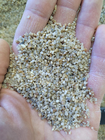 Кварцевый песок для водоподготовки фр. 1,6-3 мм.  купить в Туле фото Камень Клуб