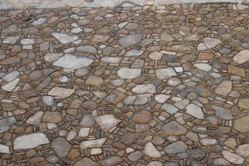 Kamenclub.ru: Песчаник для мощения дорожек, площадок, парковок ( фр 5-10 см)  купить в Туле песчаник  серый желтый коричневый рыжий песчаник оголтованный окатанный 6500 руб/т   фото КАМЕНЬ КЛУБ