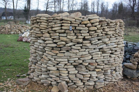 Kamenclub.ru: Песчаник для мощения дорожек, площадок, парковок ( фр 5-10 см)  купить в Туле песчаник  серый желтый коричневый рыжий песчаник оголтованный окатанный 6500 руб/т   фото КАМЕНЬ КЛУБ