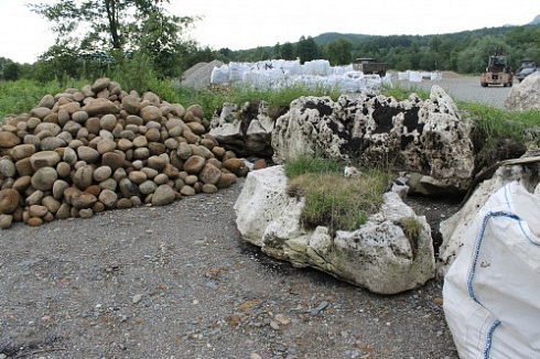 Kamenclub.ru: Песчаник ядра, фр. 100-300 мм  купить в Туле песчаник бежевый серый рыжий речная галька 5 000 руб/т   фото КАМЕНЬ КЛУБ